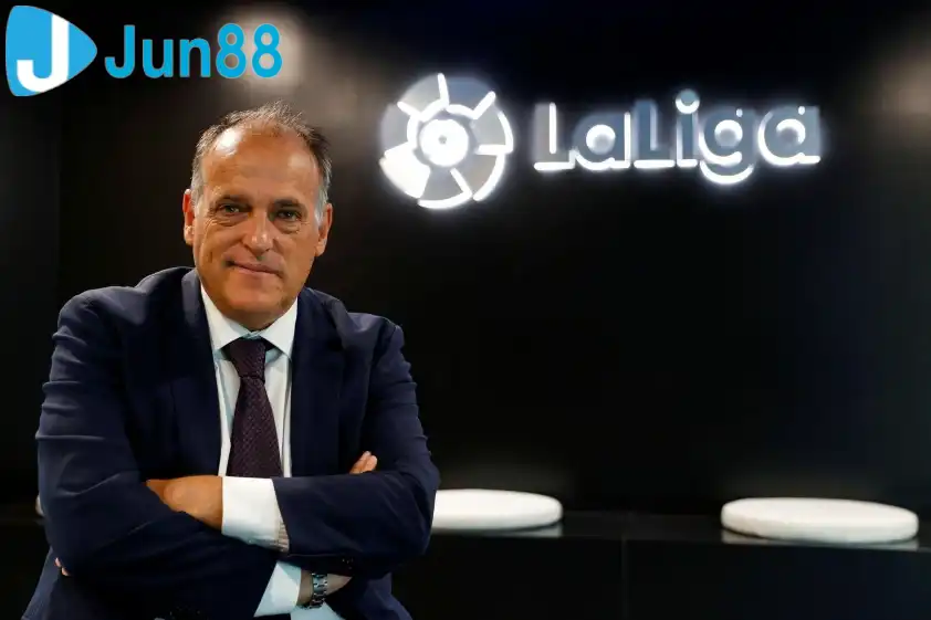 Chính sách quản lý tài chính của chủ tịch La Liga Javier Tebas đang bị phản đối. (Ảnh: Daily Mail)