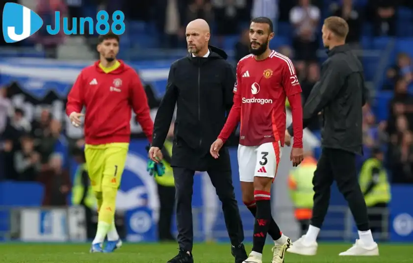 Mazraoui được đánh giá là bản hợp đồng tốt nhất mà Erik ten Hag từng đem tới cho Man Utd