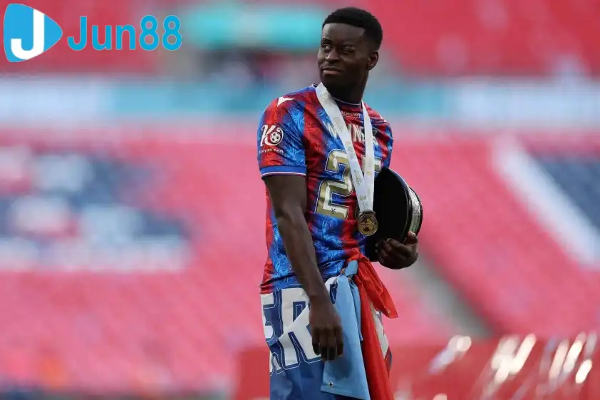 Marc Guehi từng rất gần Liverpool nhưng thương vụ lại đổ bể