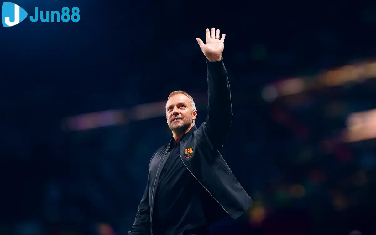 HLV Hansi Flick có động thái xoa dịu sau căng thẳng với Ter Stegen (Ảnh: CLB)