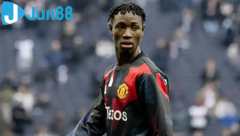 Tiền vệ 17 tuổi người Senegal gây ấn tượng mạnh trong thời gian thử việc tại Carrington