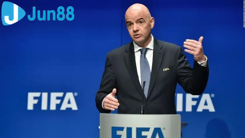 FIFA cấm 7 CLB liên quan đến việc đăng ký thi đấu (Ảnh: FIFA).