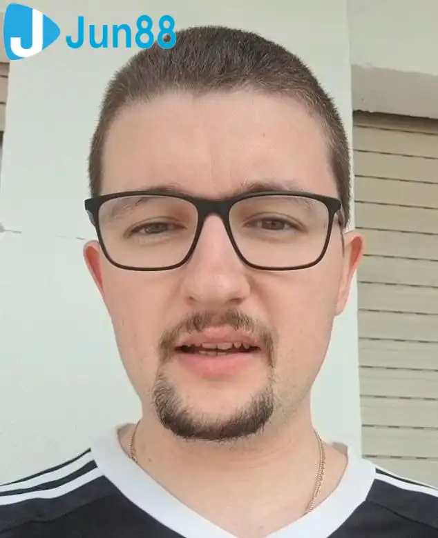 Hình ảnh của Ilett khi mới bắt đầu thử thách