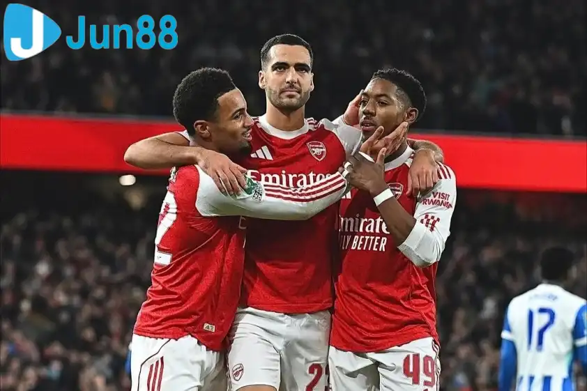 Merino có thể thi đấu ở nhiều vị trí khác nhau trên sân. Ảnh: CLB