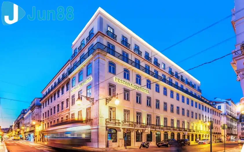 Chuỗi khách sạn xuyên quốc gia của CR7